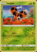 Ledyba Reverse Holo Common SM - Burning Shadows 9/147 NM